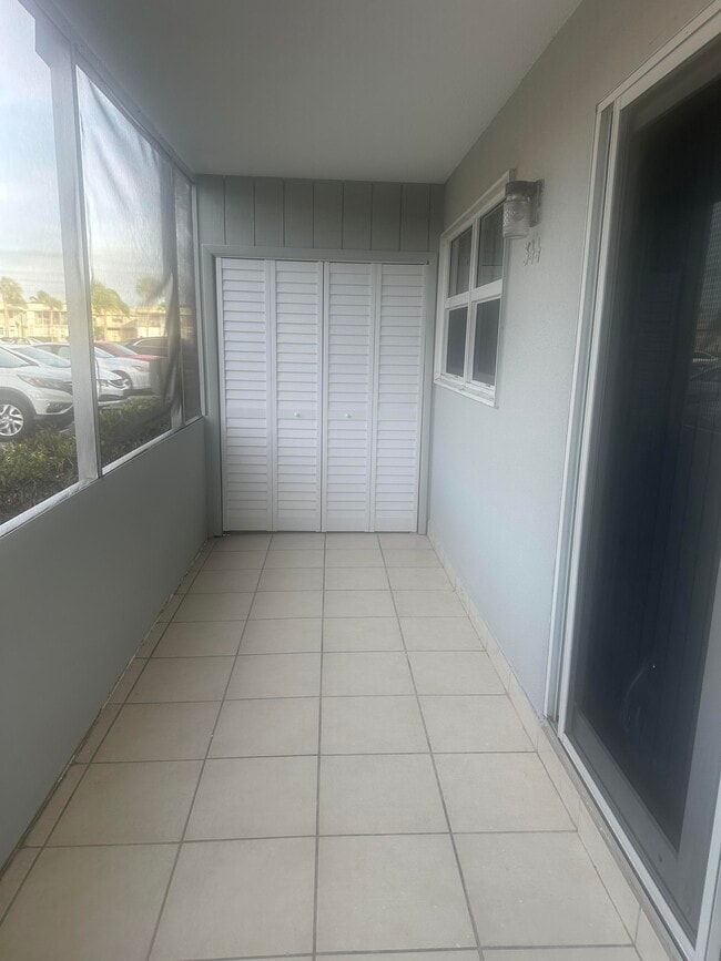 Building Photo - 344 Brittany Ave