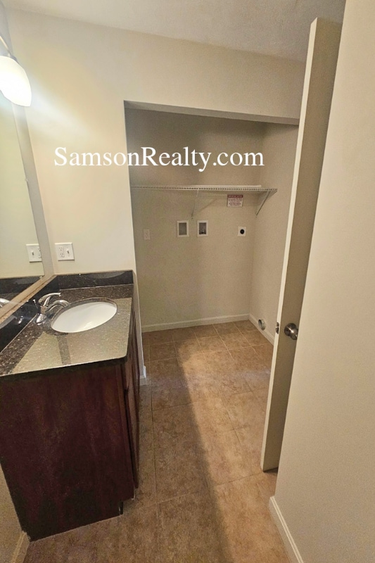 Building Photo - 201 Forsythe Cir