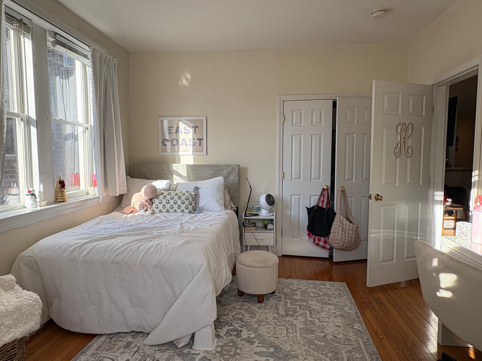 Building Photo - 60 Egmont St