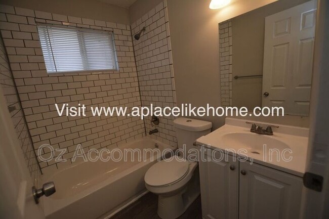Building Photo - 3607 W 47th St