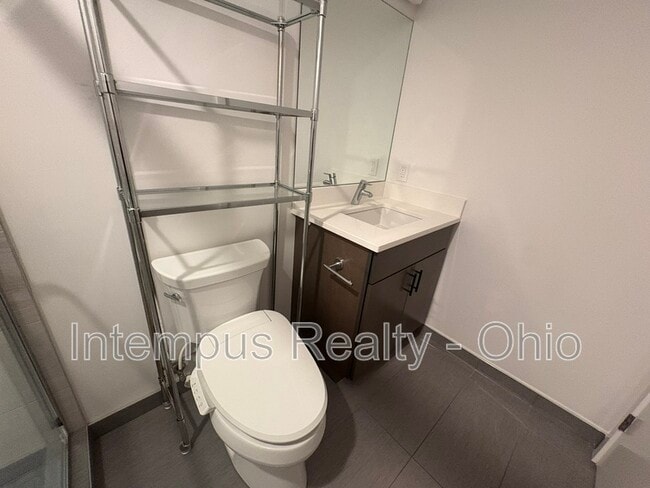 Building Photo - 2430 Richmond Rd