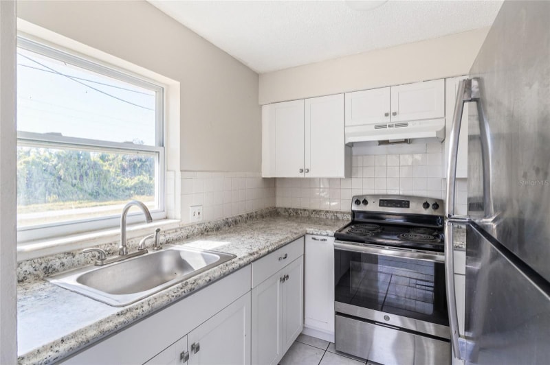 Building Photo - 10419 Kidron Ave