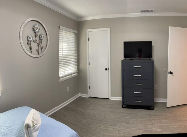 Building Photo - 400 William Hilton Pkwy