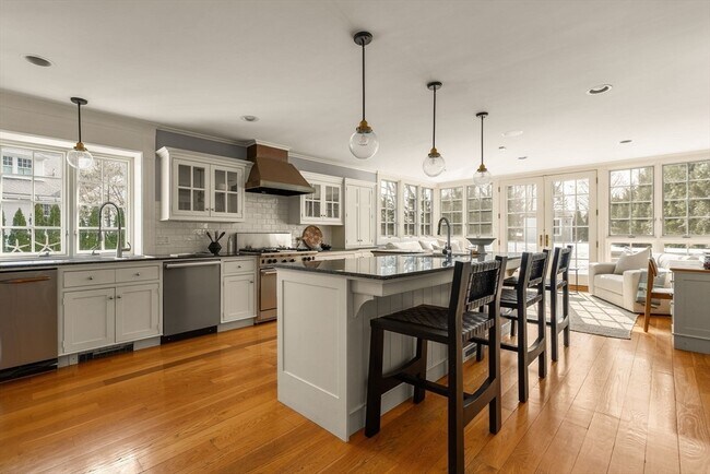 Building Photo - 59 Harbor Ave