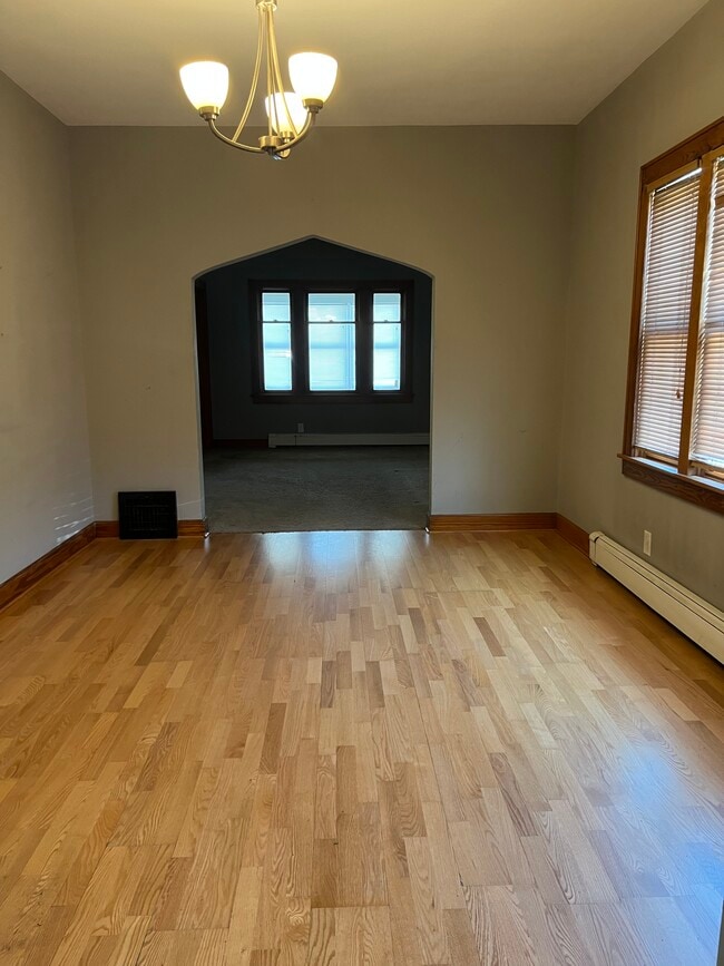 Building Photo - 119 Roland Ave