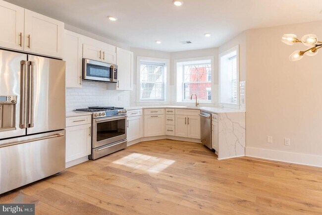 Building Photo - 3001 11th St NW