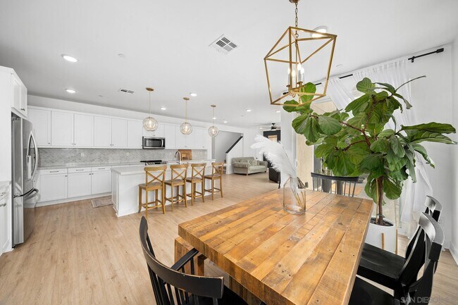 Building Photo - 8850 Weston Rd