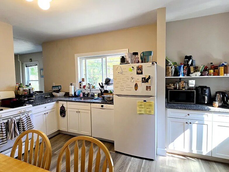 Building Photo - 43 Curtis St