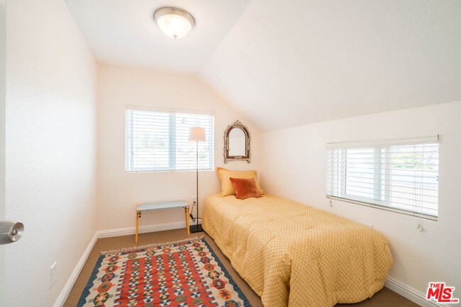 Building Photo - 1809 W 37th Pl