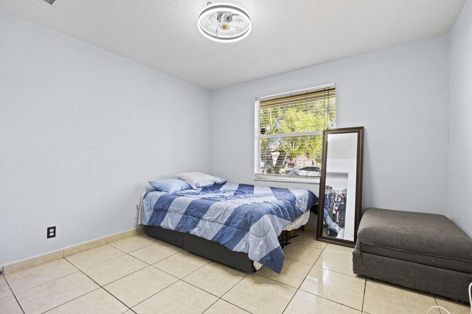 Building Photo - 1651 Suwanee Dr