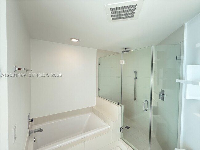 Building Photo - 1100 S Miami Ave