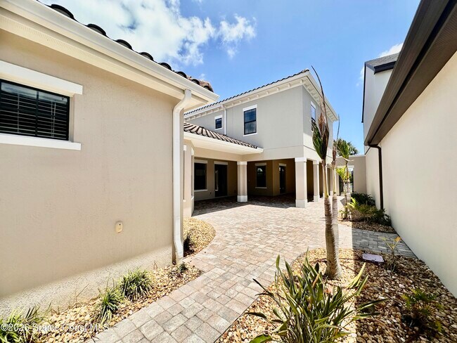Building Photo - 2523 Rodina Dr