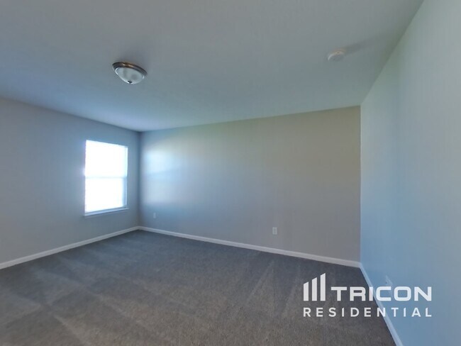 Building Photo - 8018 Bach Dr