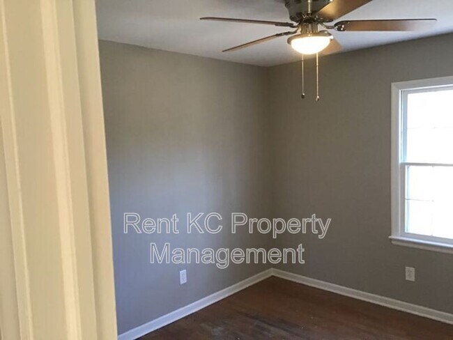 Building Photo - 4608 Ridgeway Ave