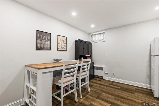 Building Photo - 181 Purchase St