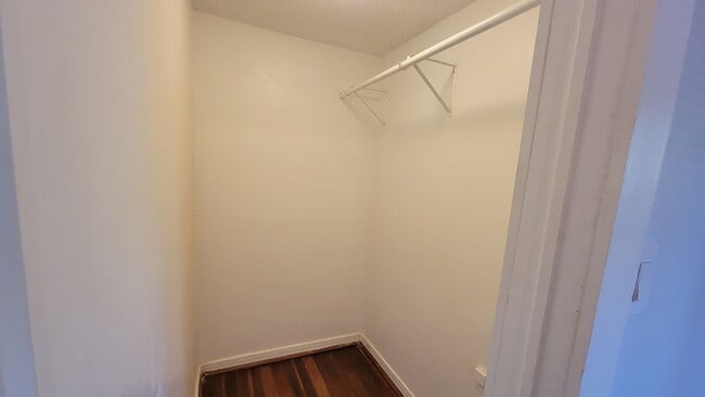 Building Photo - Charming Cottage Style 2 bed/1 bath Home N...