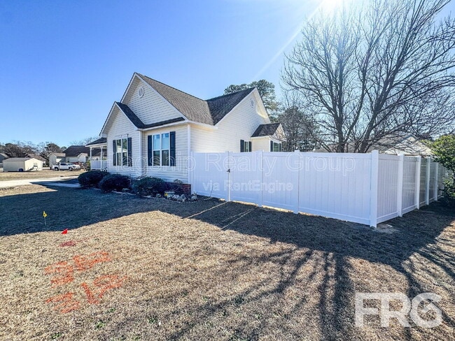 Building Photo - 2104 Beauvoir Ct