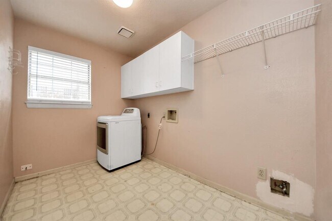 Building Photo - 4907 Echo Falls Dr