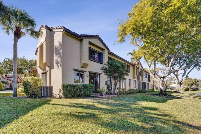 Building Photo - 1025 NW 105th Way