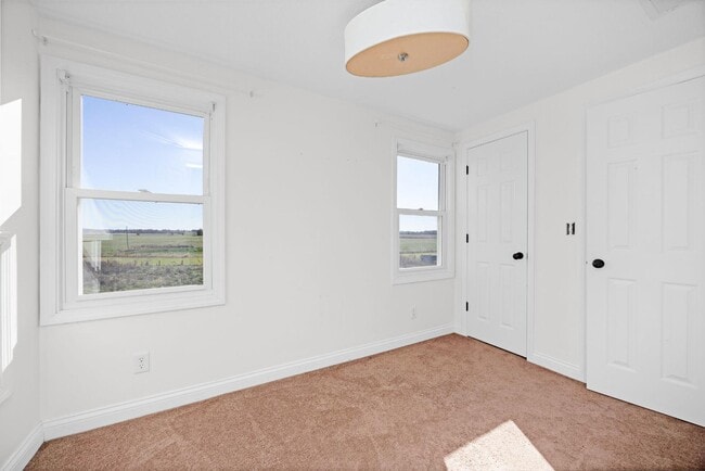 Building Photo - 180 White Mills Glendale Rd W