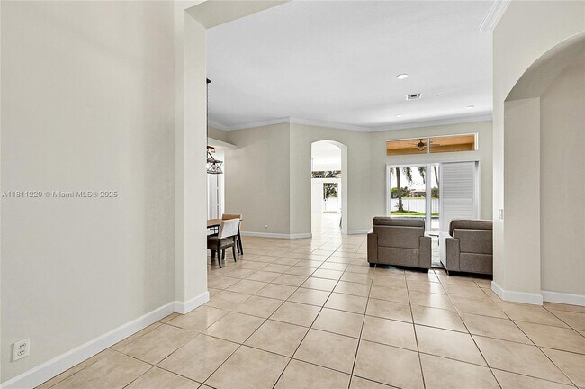 Building Photo - 512 NW 120th Dr