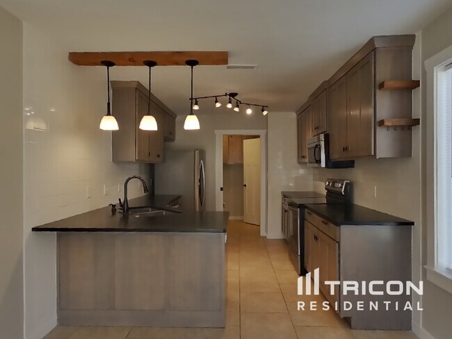 Building Photo - 620 Scotch Pine Dr