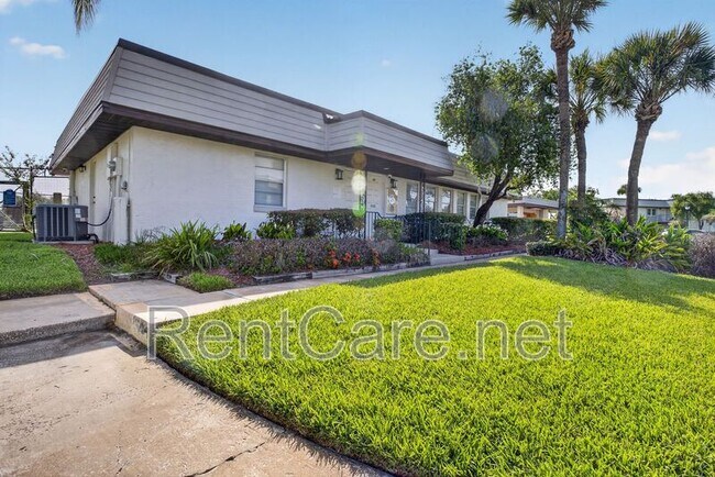 Building Photo - 53 Windtree Ln