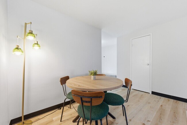 Building Photo - 298 Lumar Dr