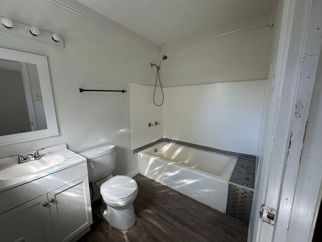 Building Photo - 1342 N 64th St