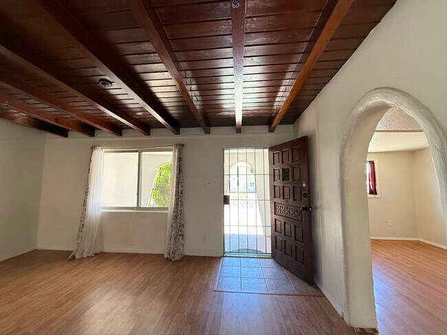 Building Photo - 2834 Montclaire Dr NE