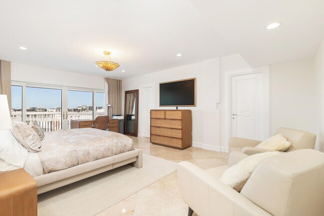 Building Photo - 2773 S Ocean Blvd