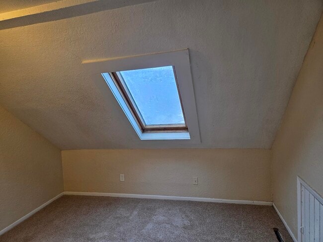 Building Photo - 2210 N Penn Ave