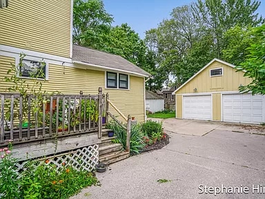 Building Photo - 832 Wealthy St SE