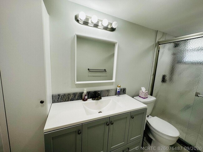 Building Photo - 1333 E Hallandale Beach Blvd