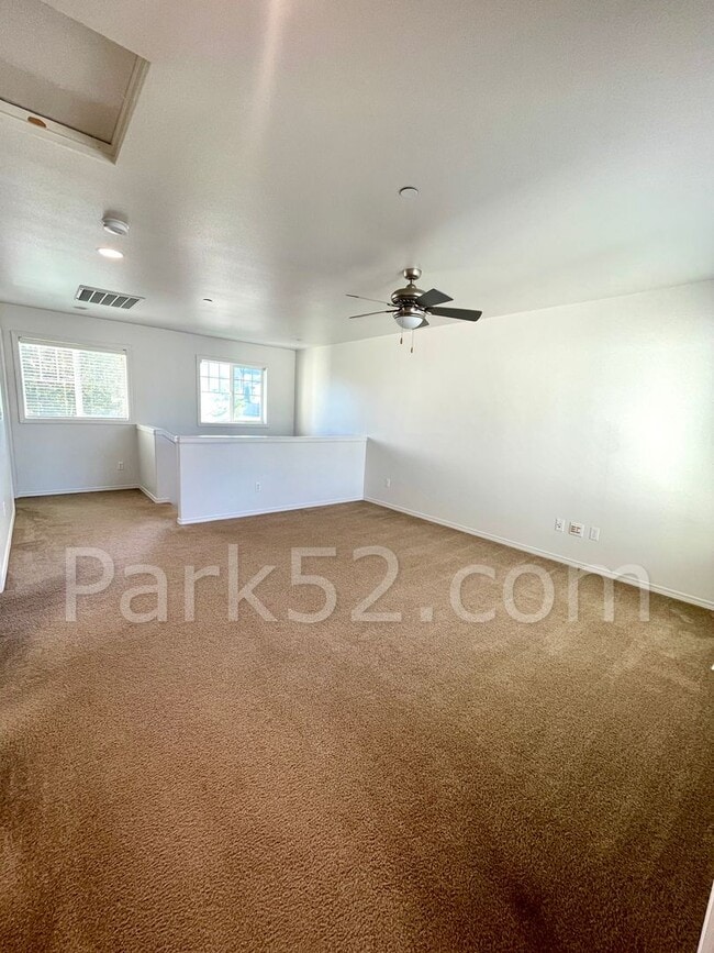 Building Photo - 3 Bedroom 3 Bathroom + Loft DuPont Home!