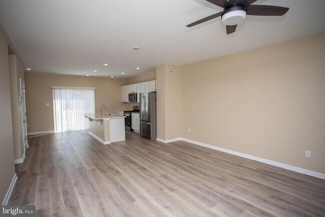 Building Photo - 239 Macoun Way