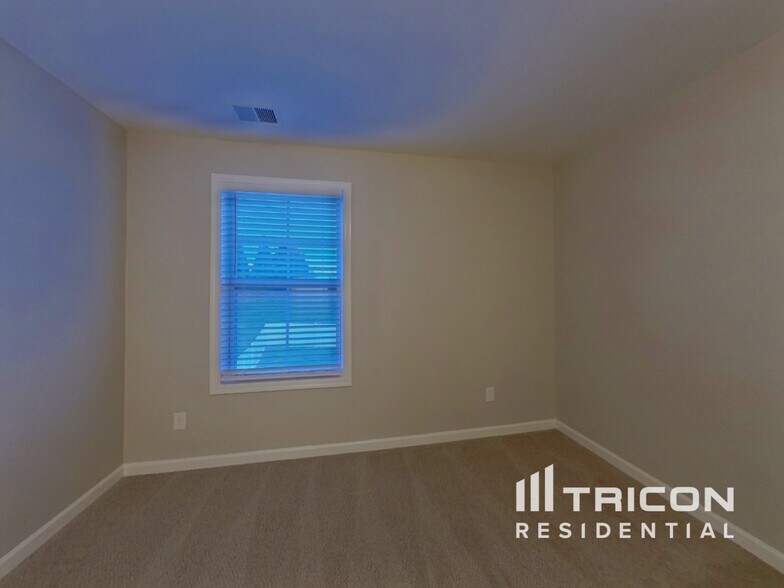 Building Photo - 3913 Norman View Dr