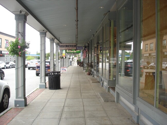 Building Photo - 25 Main St