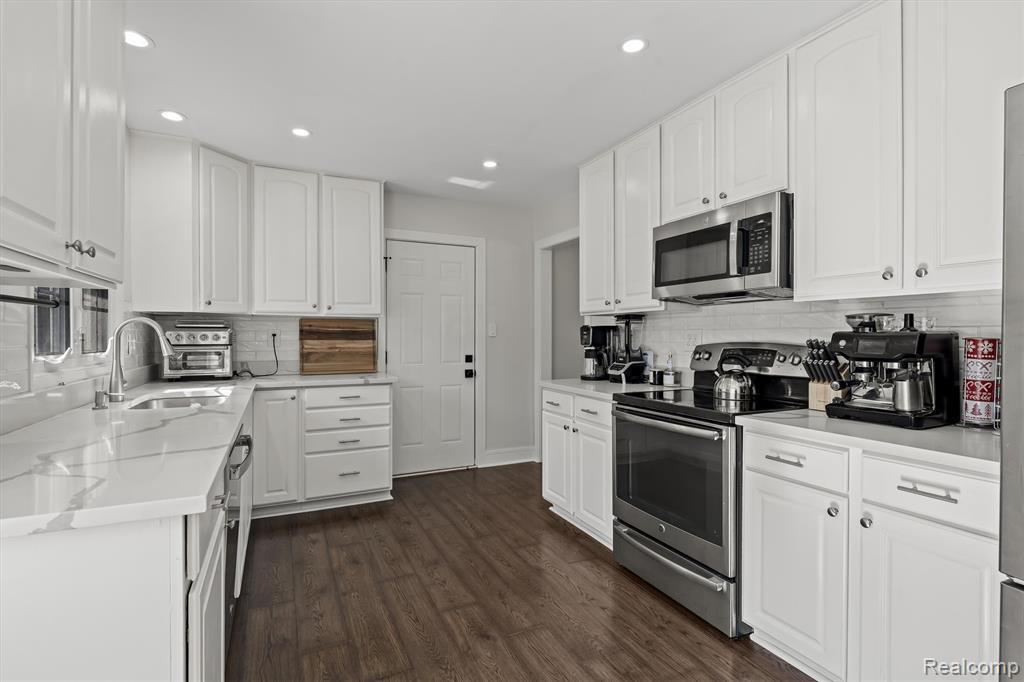 Building Photo - 6511 Timber Ridge Dr
