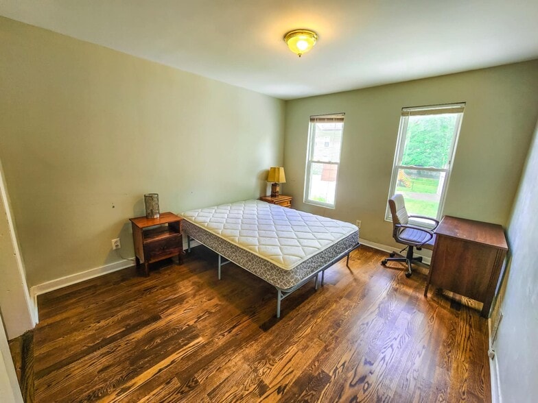 2nd Floor Back Bedroom - 143 Winchester Ave