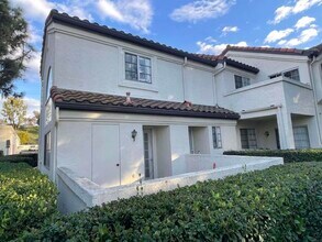 Building Photo - 740 Eastshore Terrace