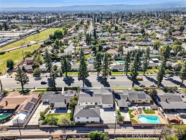 Building Photo - 18223 Chatsworth St