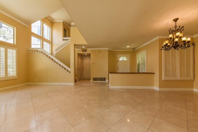 Building Photo - 9 Las Cruces