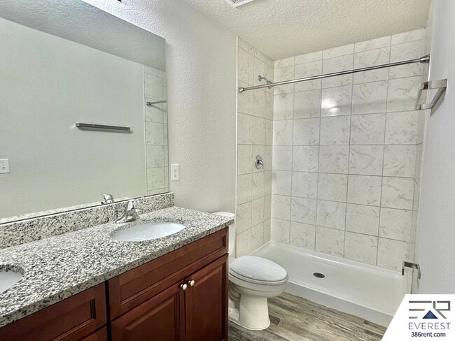 Building Photo - 10 Ryall Ln