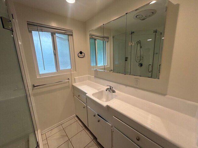 Building Photo - 279 Starlight Crest Dr