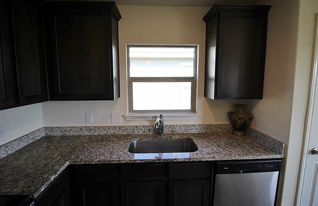 Building Photo - 233 Liberty Ln