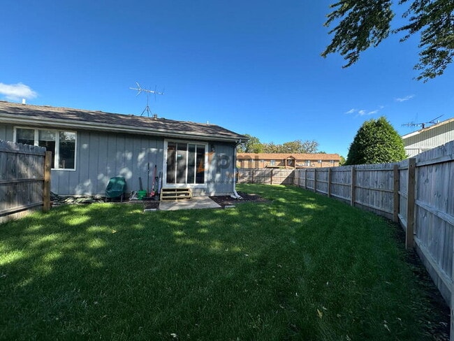 Building Photo - 2608 Morningside Dr