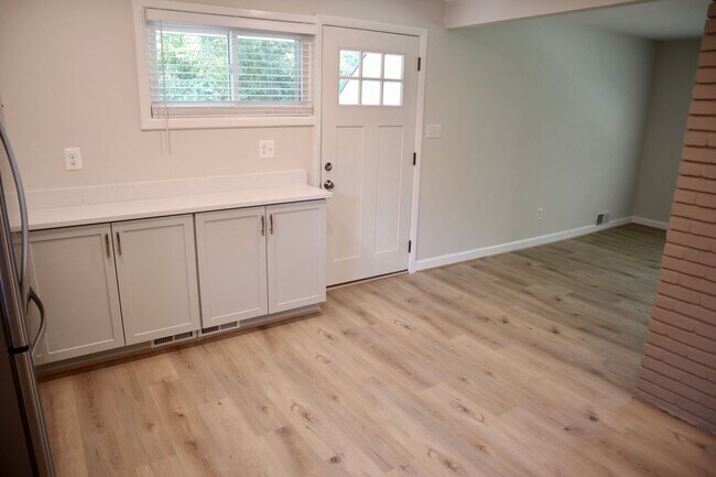 Building Photo - Lovely Single Family Home in Rockville