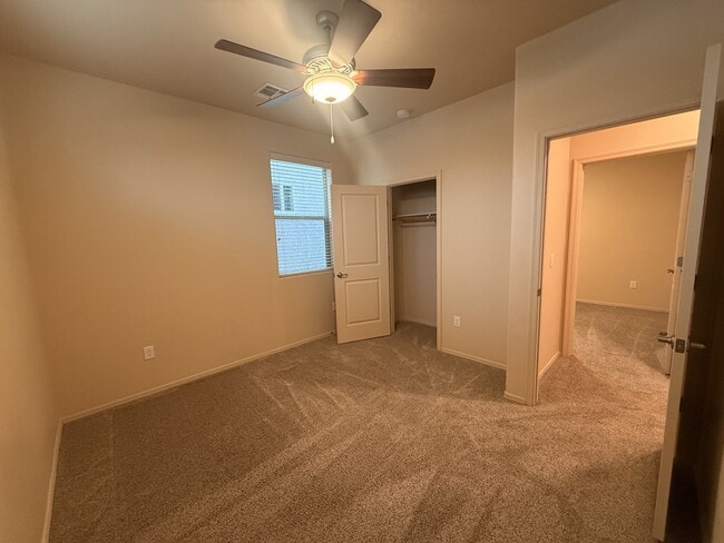 Building Photo - 4239 E Columbus Park Pl