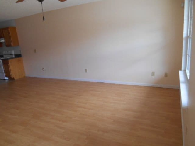 Building Photo - Duplex For Rent
